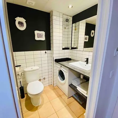 Wifi-parquing Free-terraza Hut 5213 كانيلو